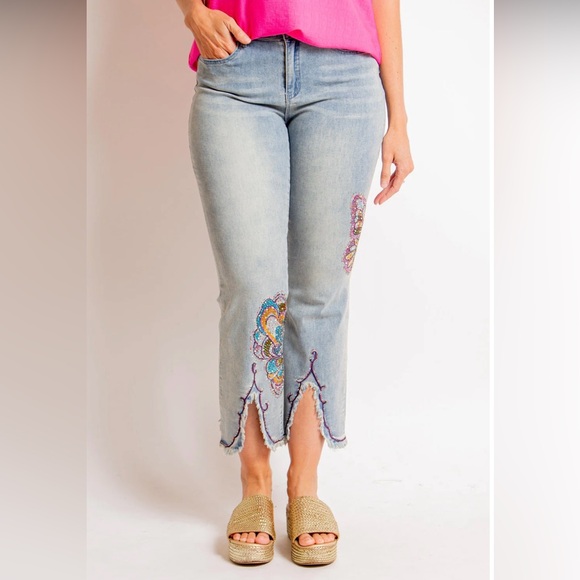 A.Z.I. Butterfly Embellished Cropped Jeans Women’s 10 - Picture 2 of 12